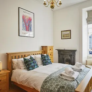 comely-bank-apartment.edinburghhotelsuk.org/